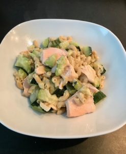 Pasta met courgette en zalm